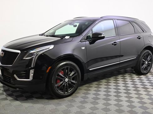 Certified 2023 Cadillac XT5 Sportv w/ Technology Package image 2