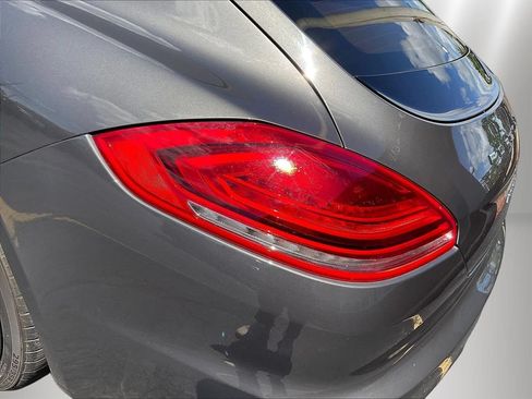 Used 2014 Porsche Panamera RWD image 22