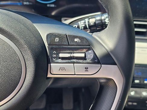 Used 2025 Hyundai Elantra Limited FWD image 27