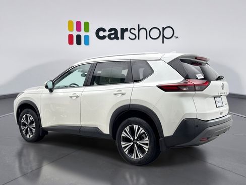 Used 2023 Nissan Rogue SV w/ SV Premium Package image 3