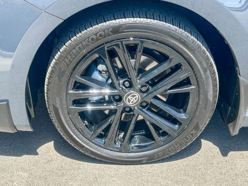 Used 2025 Toyota Camry SE AWD/4WD image 10