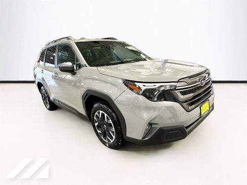 Used 2026 Subaru Forester Premium AWD/4WD image 3