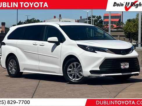 Certified 2024 Toyota Sienna LE AWD/4WD image 1