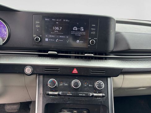 Used 2022 Kia Carnival LX FWD image 12