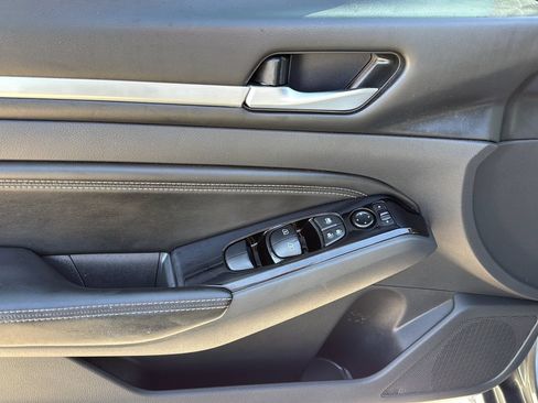 Used 2022 Nissan Altima 2.5 SL FWD image 9