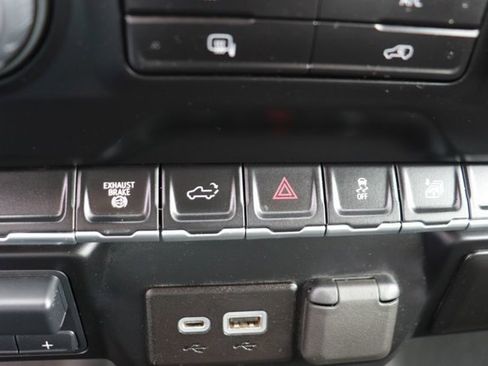 Used 2023 Chevrolet Silverado 2500 LT image 15