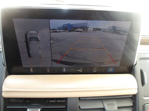 Used 2021 Chevrolet Tahoe Premier w/ Premium Package image 24