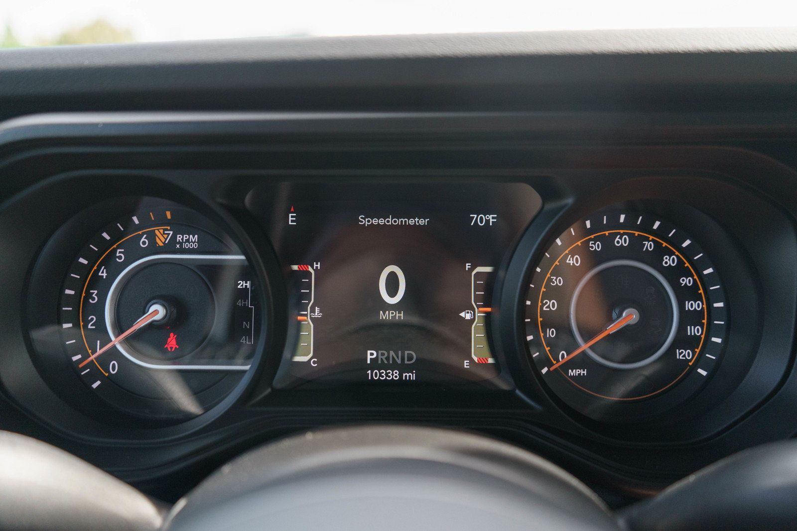 Used 2025 Jeep Gladiator Rubicon w/ Technology Group AWD/4WD image 13