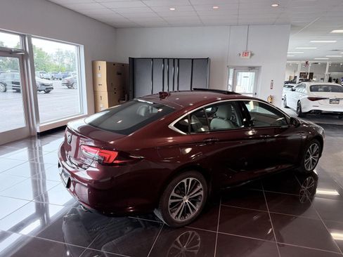 Used 2018 Buick Regal Essence w/ Driver Confidence Package #1 FWD image 10
