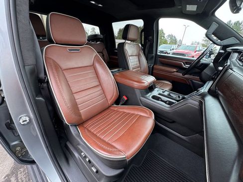 Used 2024 GMC Sierra 3500 Denali Ultimate image 43