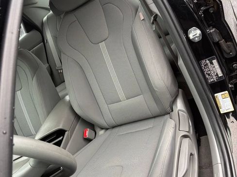 Used 2024 Hyundai Elantra SE FWD image 17