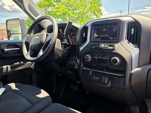 Used 2024 Chevrolet Silverado 2500 W/T AWD/4WD image 15