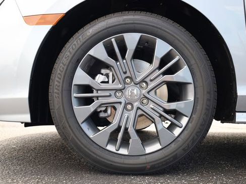 New 2026 Honda Odyssey Touring image 8