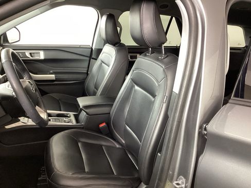 Used 2023 Ford Explorer XLT w/ Equipment Group 202A AWD/4WD image 17