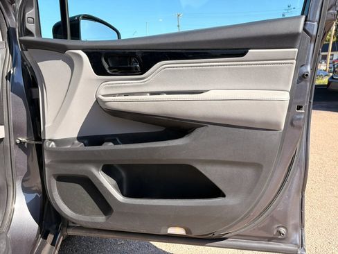 Used 2018 Honda Odyssey Elite image 11