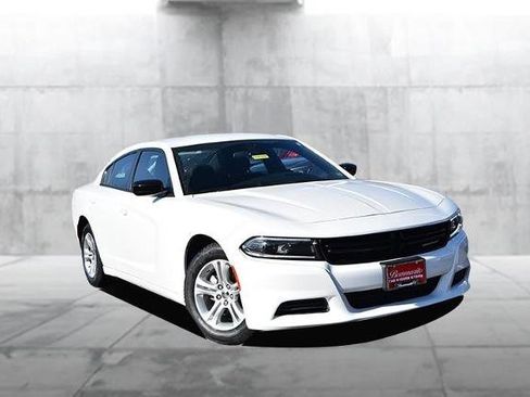 Used 2023 Dodge Charger SXT image 2