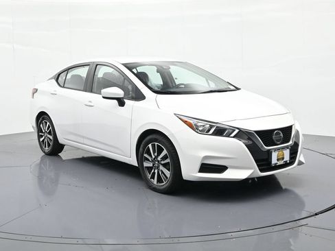 Used 2022 Nissan Versa SV FWD image 4