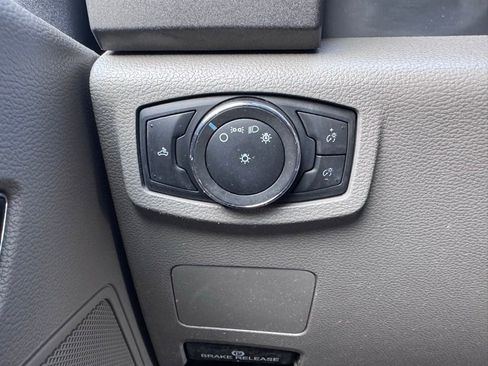 Used 2022 Ford F250 XL w/ Power Equipment Group image 32