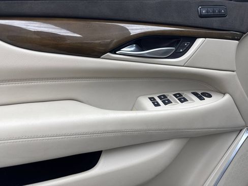 Used 2018 Cadillac Escalade Luxury RWD image 36