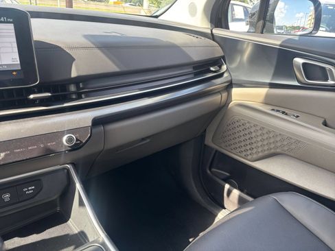 Used 2026 Kia Carnival FWD image 38