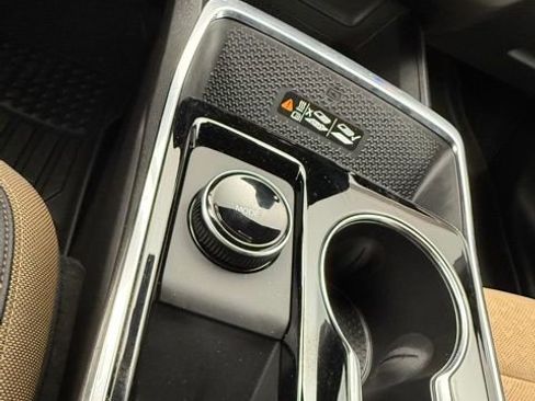 Used 2025 Chevrolet Equinox ACTIV image 44