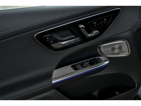 New 2026 Mercedes-Benz GLC 43 AMG 4MATIC image 5