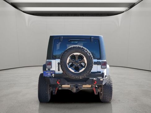 Used 2017 Jeep Wrangler Unlimited Rubicon w/ Connectivity Group AWD/4WD image 2