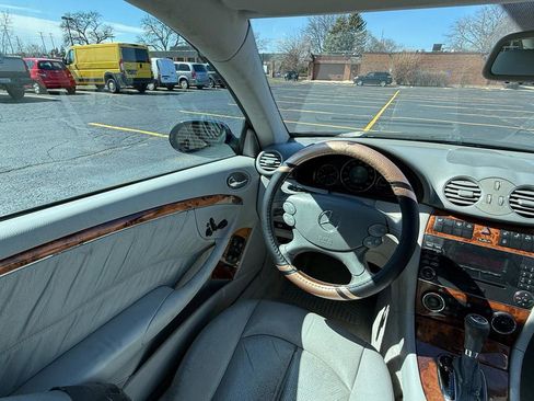 Used 2005 Mercedes-Benz CLK 500 Coupe image 12