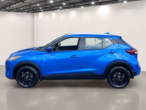 Used 2023 Nissan Kicks SV FWD image 4