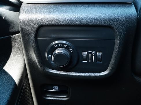 Used 2023 Jeep Grand Cherokee L Laredo AWD/4WD image 15