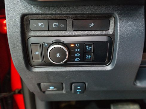 Used 2024 Ford F250 Lariat w/ Black Appearance Package image 35