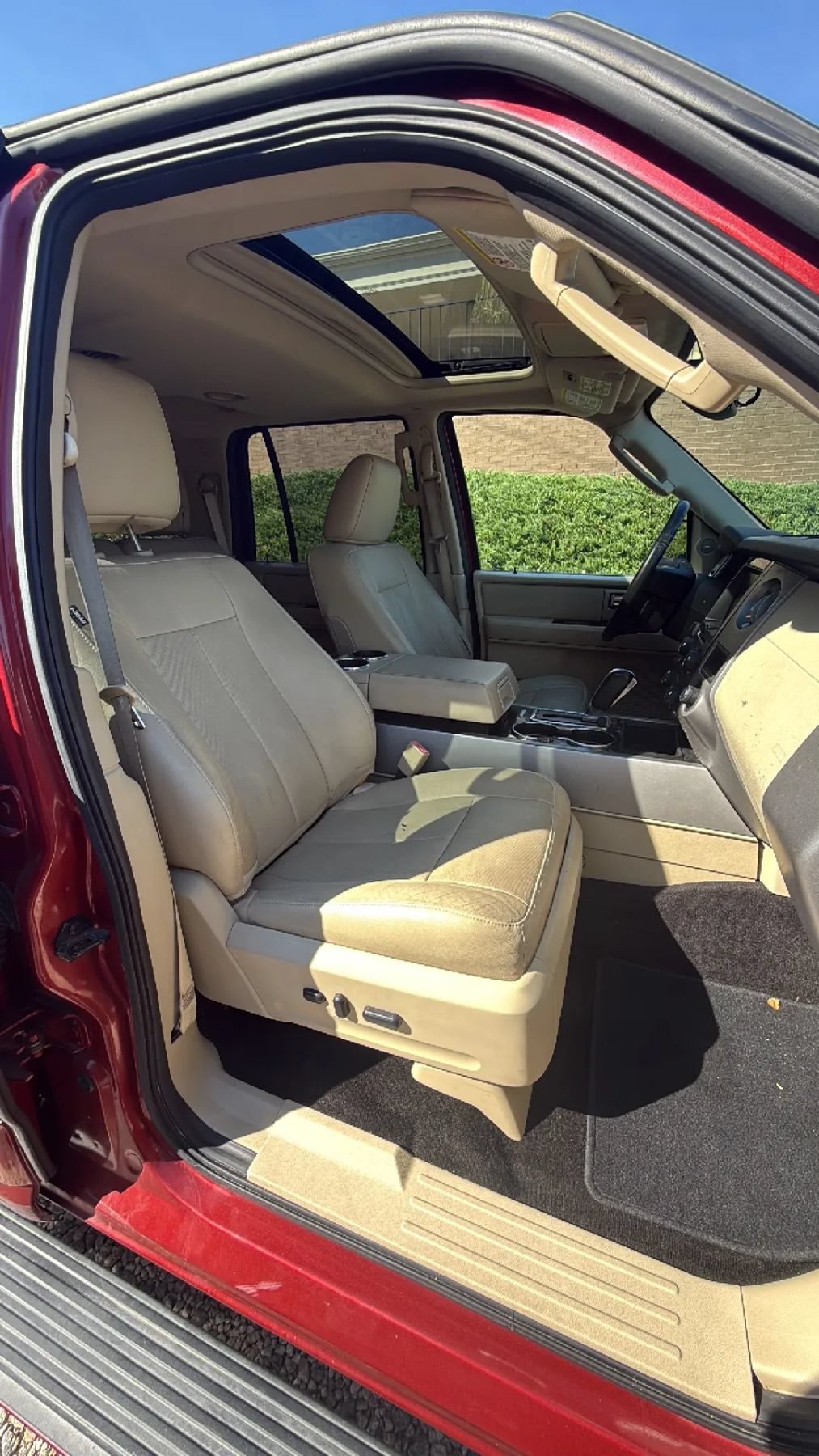 Used 2015 Ford Expedition Limited w/ Equipment Group 301A RWD image 28