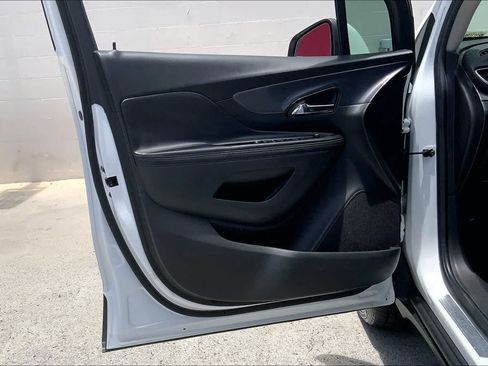 Used 2021 Buick Encore Preferred w/ Safety Package II FWD image 27