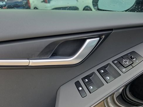 New 2026 Kia Niro Wind FWD image 19