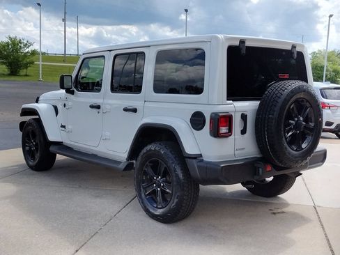 Used 2023 Jeep Wrangler Unlimited Sahara AWD/4WD image 22