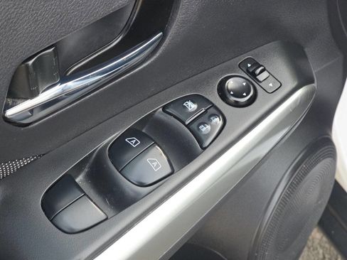 Used 2020 Nissan Kicks SV image 24