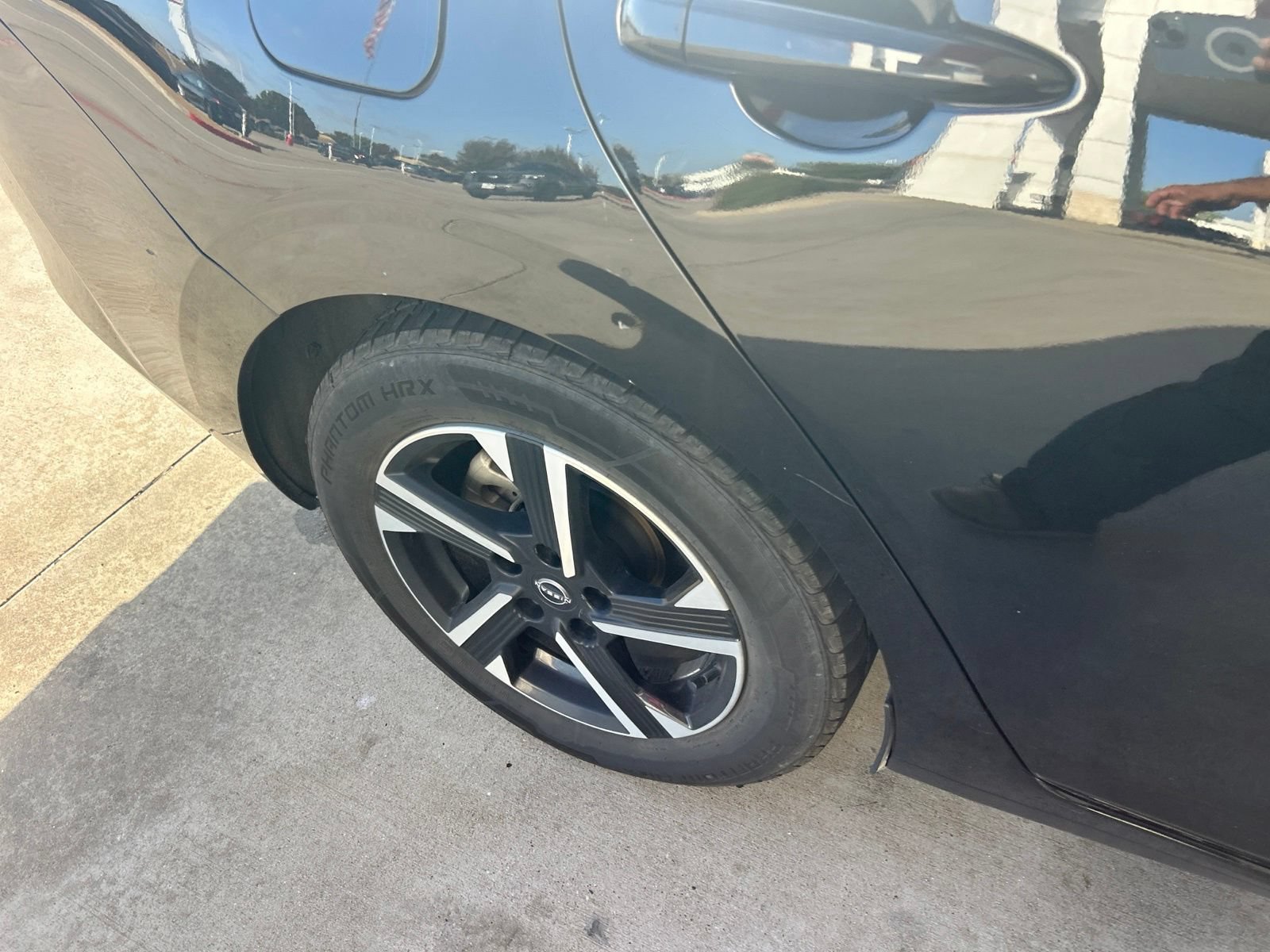 Used 2024 Nissan Sentra SV FWD image 7