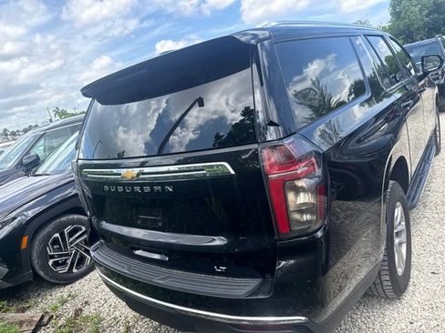 Used 2024 Chevrolet Suburban LT RWD image 7