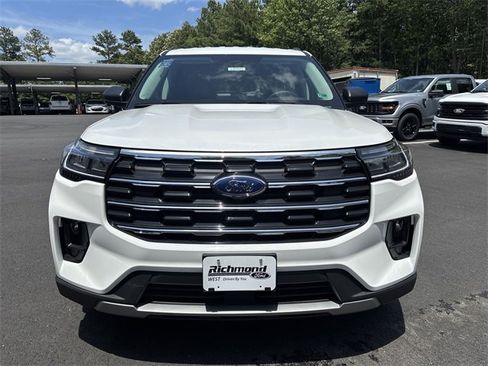 New 2025 Ford Explorer Active w/ Active Comfort Package image 3