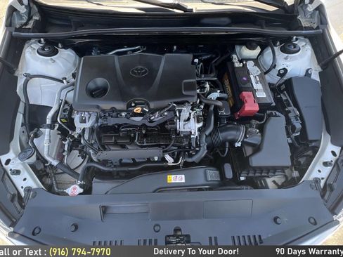 Used 2018 Toyota Camry SE w/ Moonroof Package FWD image 12