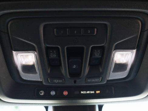 Used 2021 Chevrolet Silverado 1500 High Country w/ Technology Package image 27