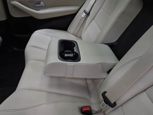Used 2024 Mercedes-Benz GLE 350 4MATIC image 18