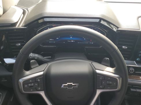 Used 2024 Chevrolet Silverado 1500 LT Trail Boss w/ Convenience Package II image 21