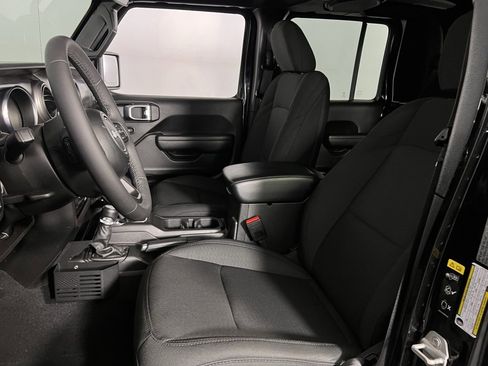 Certified 2023 Jeep Gladiator Willys image 20