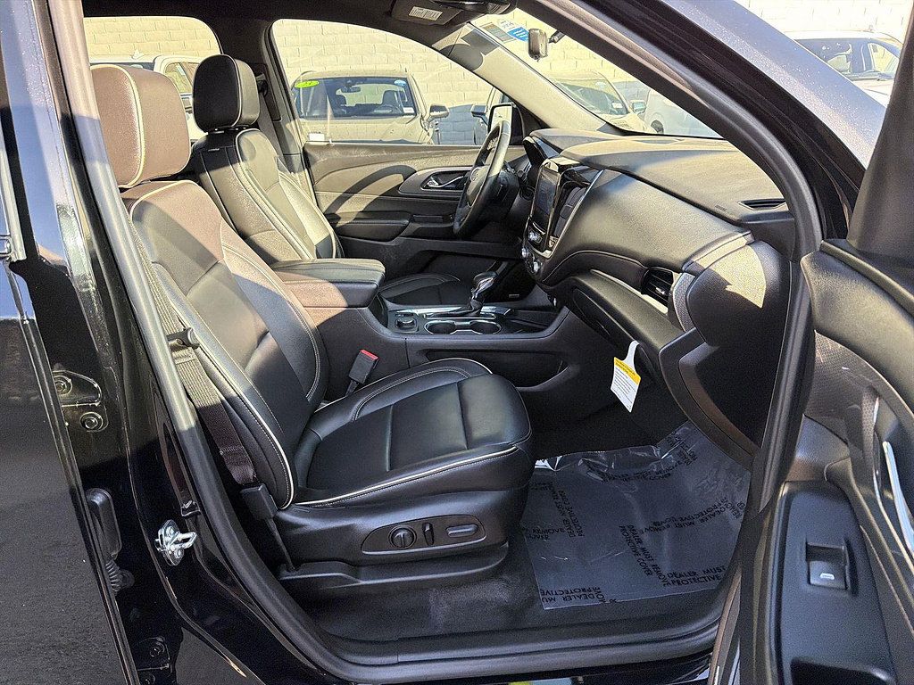 Used 2023 Chevrolet Traverse Premier w/ Redline Edition FWD image 28