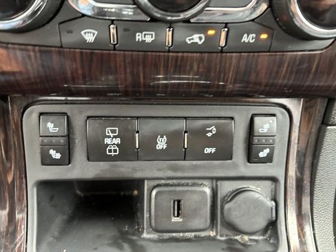 Used 2017 Chevrolet Traverse LT AWD/4WD image 12