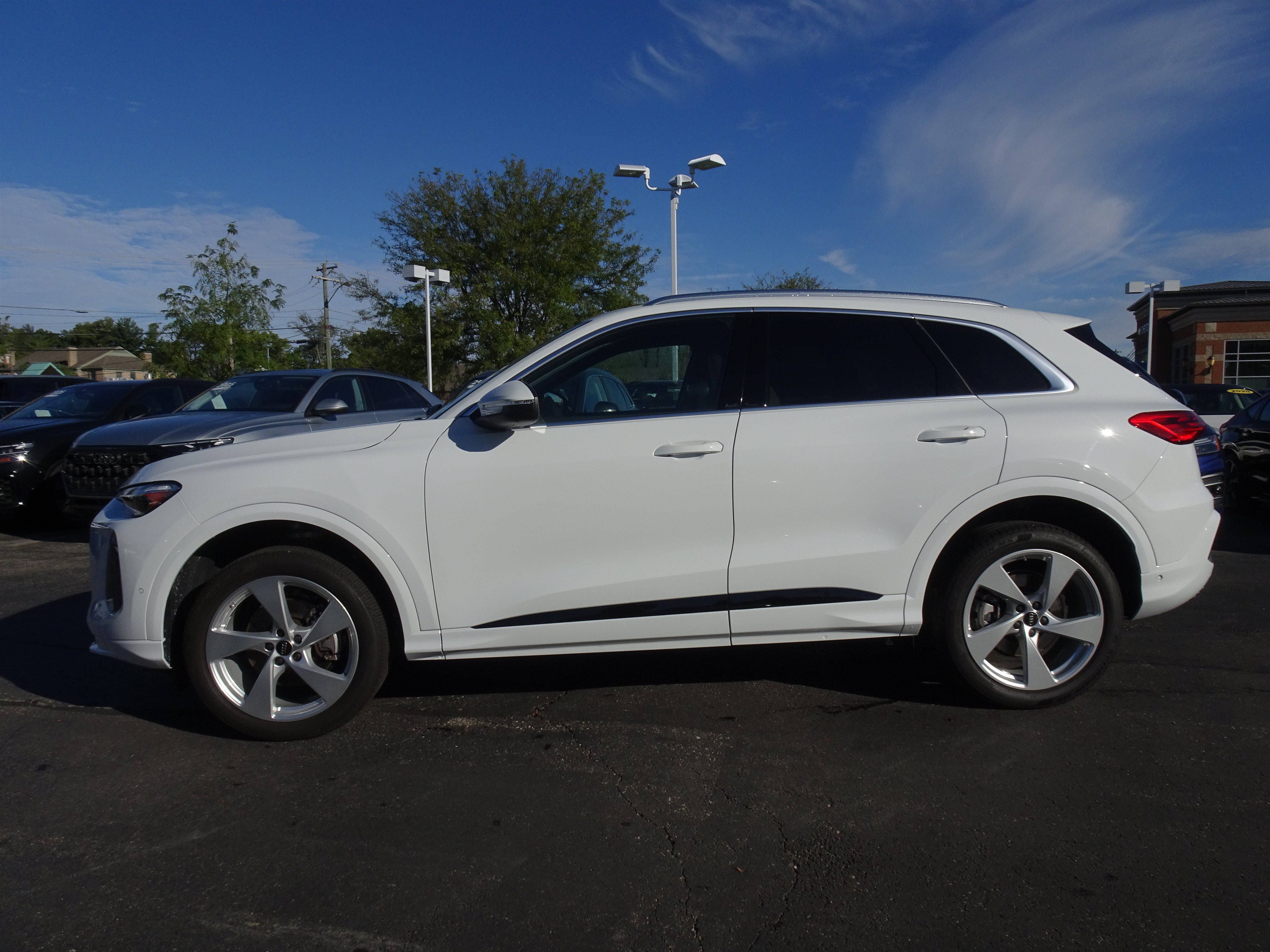 Certified 2025 Audi Q5 Premium w/ Premium Plus AWD/4WD image 2