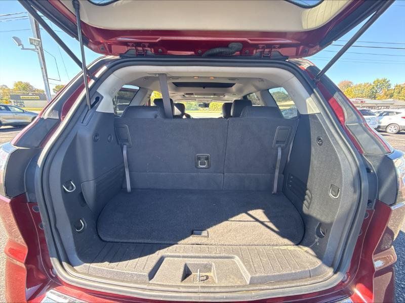 Used 2015 Chevrolet Traverse LTZ FWD image 17