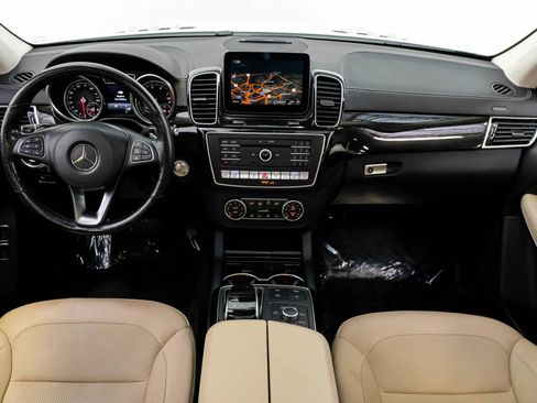 Used 2017 Mercedes-Benz GLS 550 4MATIC image 8