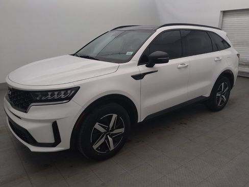 Used 2023 Kia Sorento S w/ Panoramic Sunroof Package FWD image 2